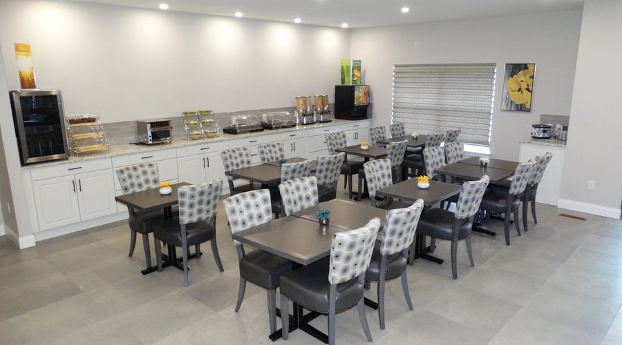 Enjoy our delicious Deluxe Hot Breakfast in our new spacious dinning area