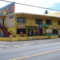 Sunshine Arts Gallery on the Windward coast of Oahu