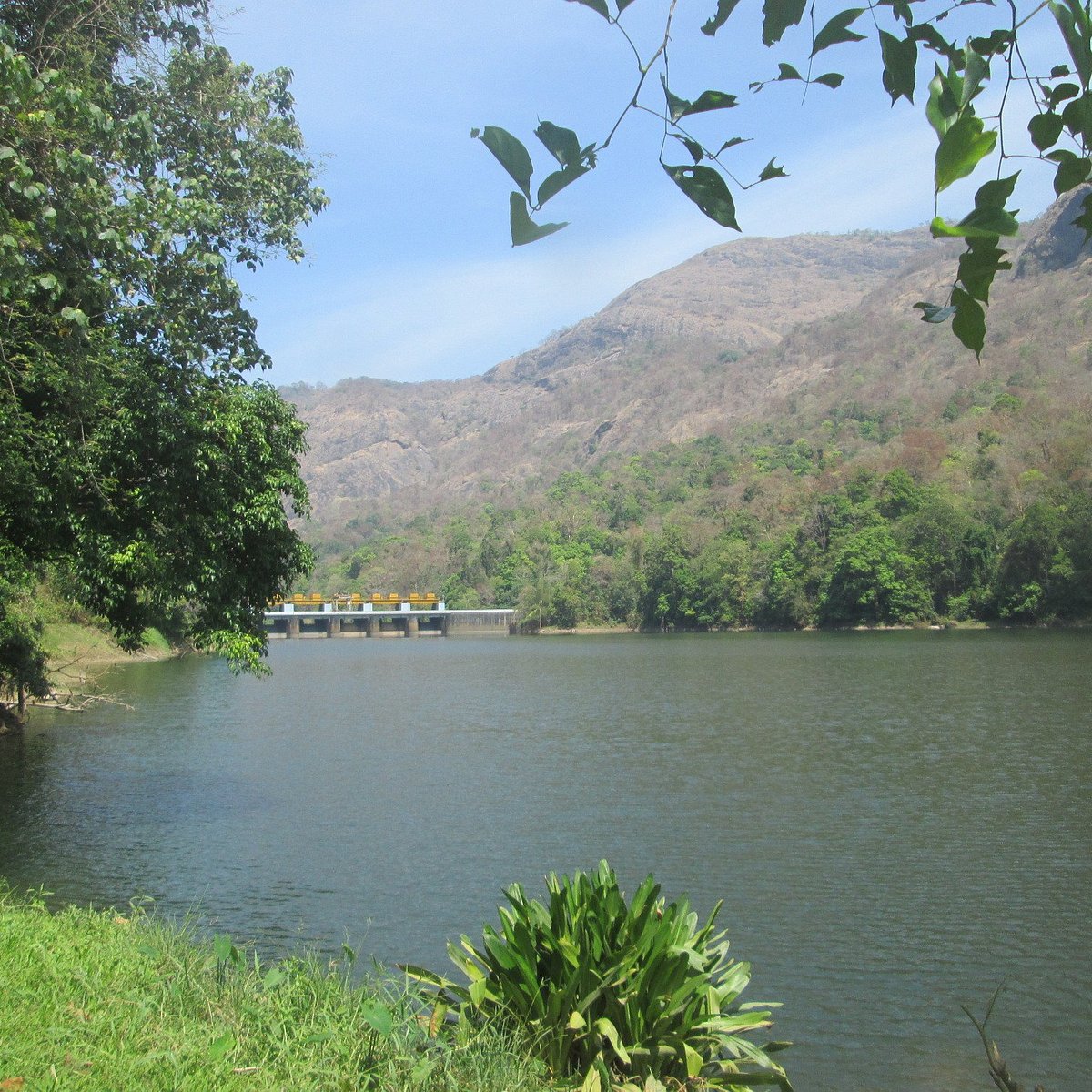 places to visit near idamalayar
