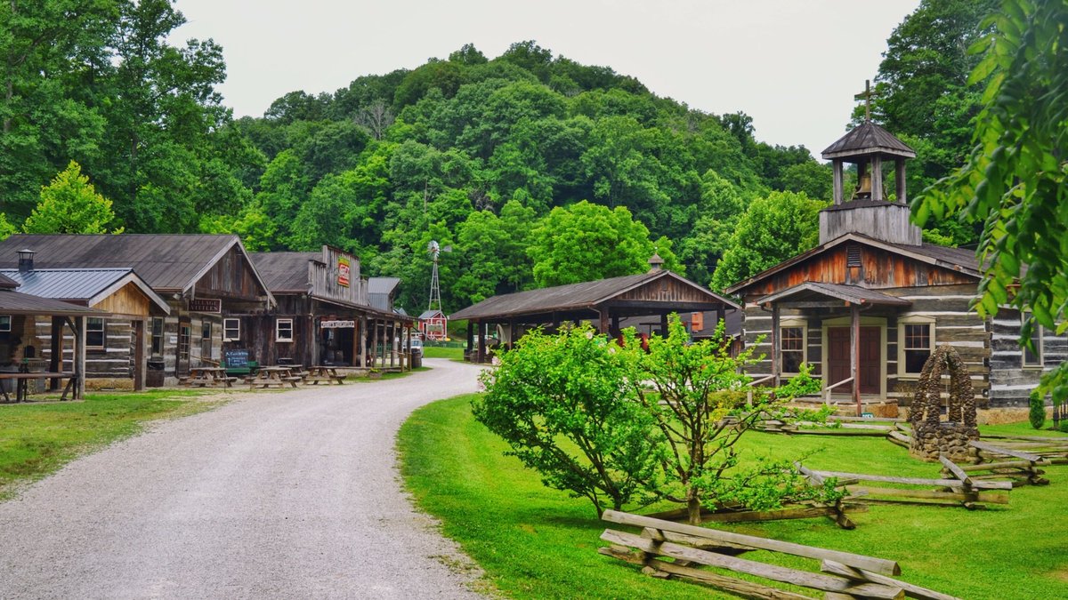 HERITAGE FARM MUSEUM AND VILLAGE: All You Need to Know BEFORE You Go (with  Photos)