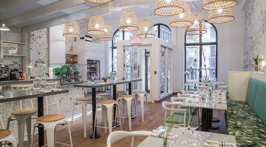 Our fast-causal restaurant will make you feel at home
