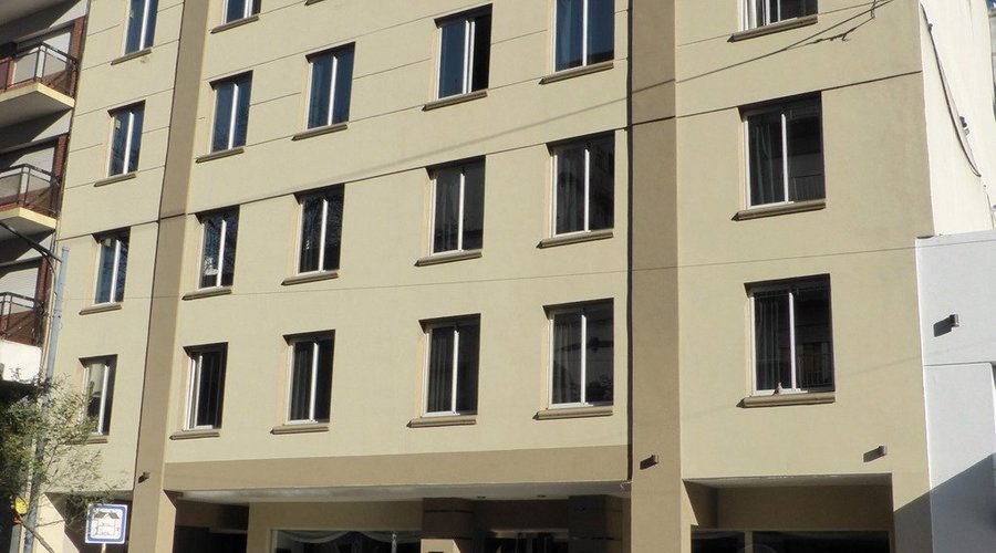 CUENTA CON 48 HABITACIONES y DOS SUBSUELOS PARA COCHERAS