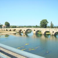 Puente sobre el Río Orb en Béziers