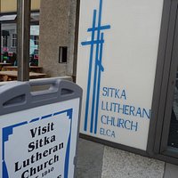 Signs out front on Lincoln Street