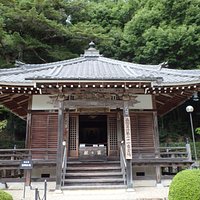 瑠璃光殿、本尊は薬師如来