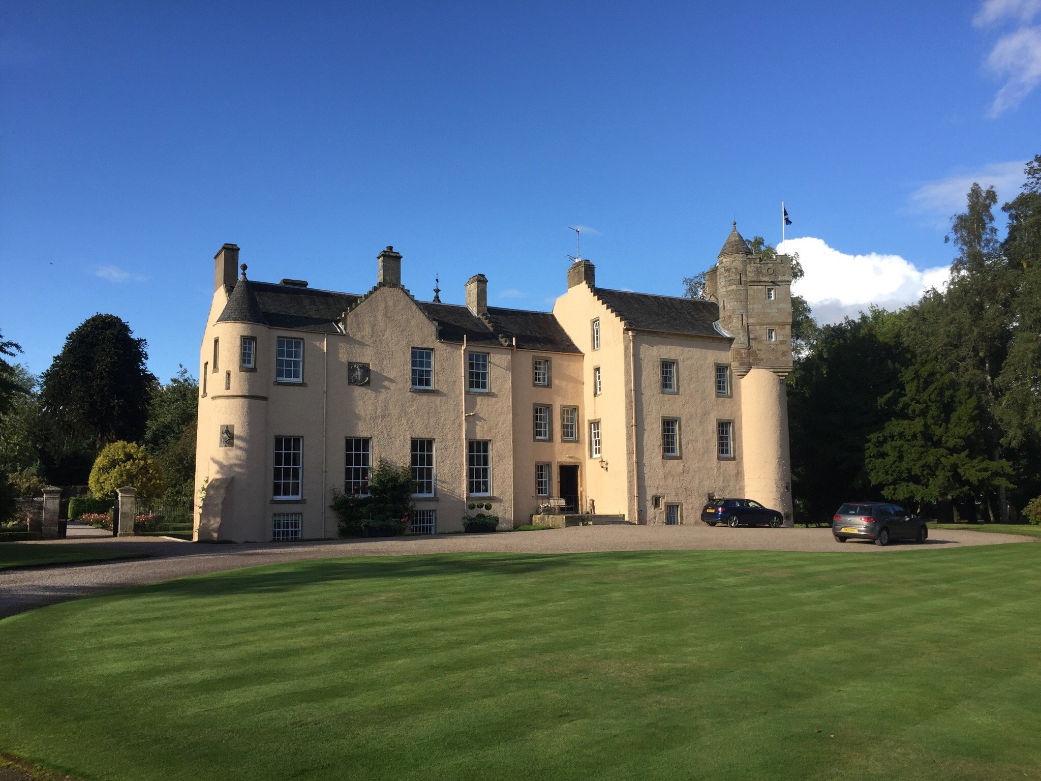 MYRES CASTLE B&B - Prices & Reviews (Auchtermuchty, Scotland) - Tripadvisor