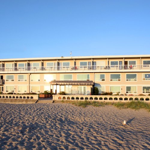 The Seashore Inn on the Beach- Seaside OR image