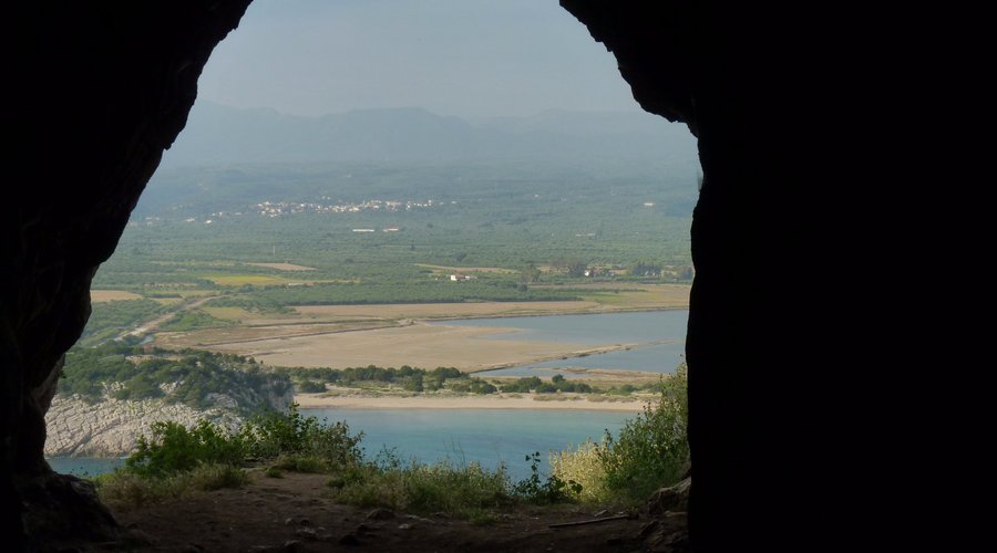 Η θέα από τη σπηλιά του Νέστορα