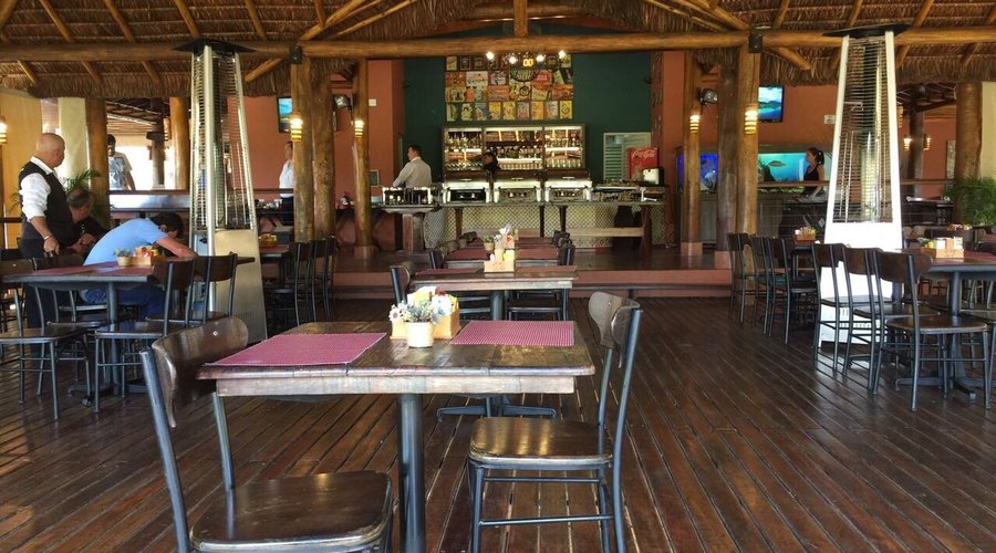 Dentro do restaurante