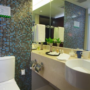 Metropark Hotel Kowloon in Hong Kong, image may contain: City, Urban, High Rise, Apartment Building
