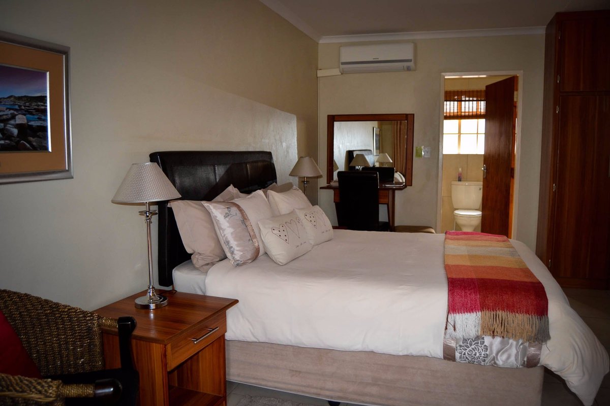 HARMONY PLACE BED AND BREAKFAST - B&B Reviews (Klerksdorp, South Africa)