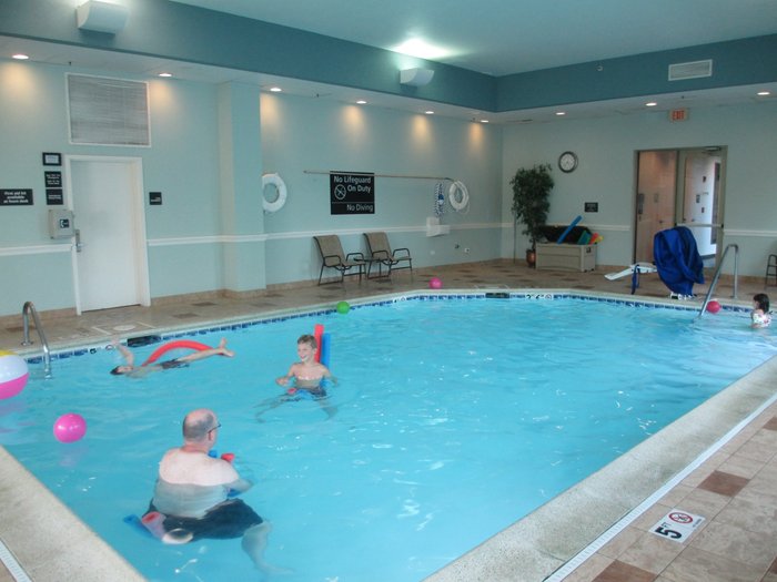 Hampton Inn & Suites ChicagoNorth Shore/Skokie Pool Pictures & Reviews