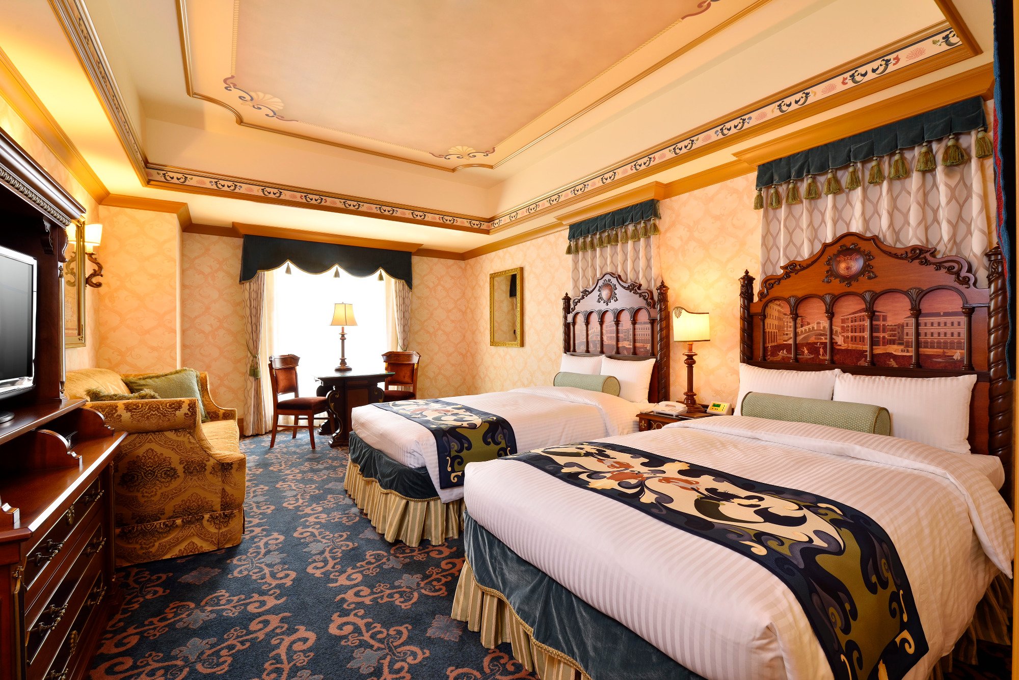 Tokyo DisneySea Hotel MiraCosta Rooms: Pictures & Reviews