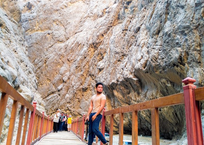 Wadi Tayyib al-Ism. A narrow valley 74 miles south of Aqaba, along the Arabian coastline.