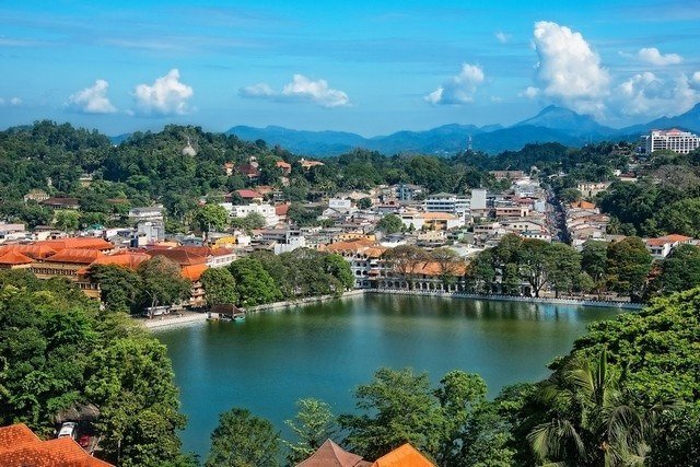 Kandy Lake image