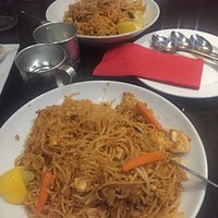 Don't eat the pad Thai - worst Thai ever! All noodles