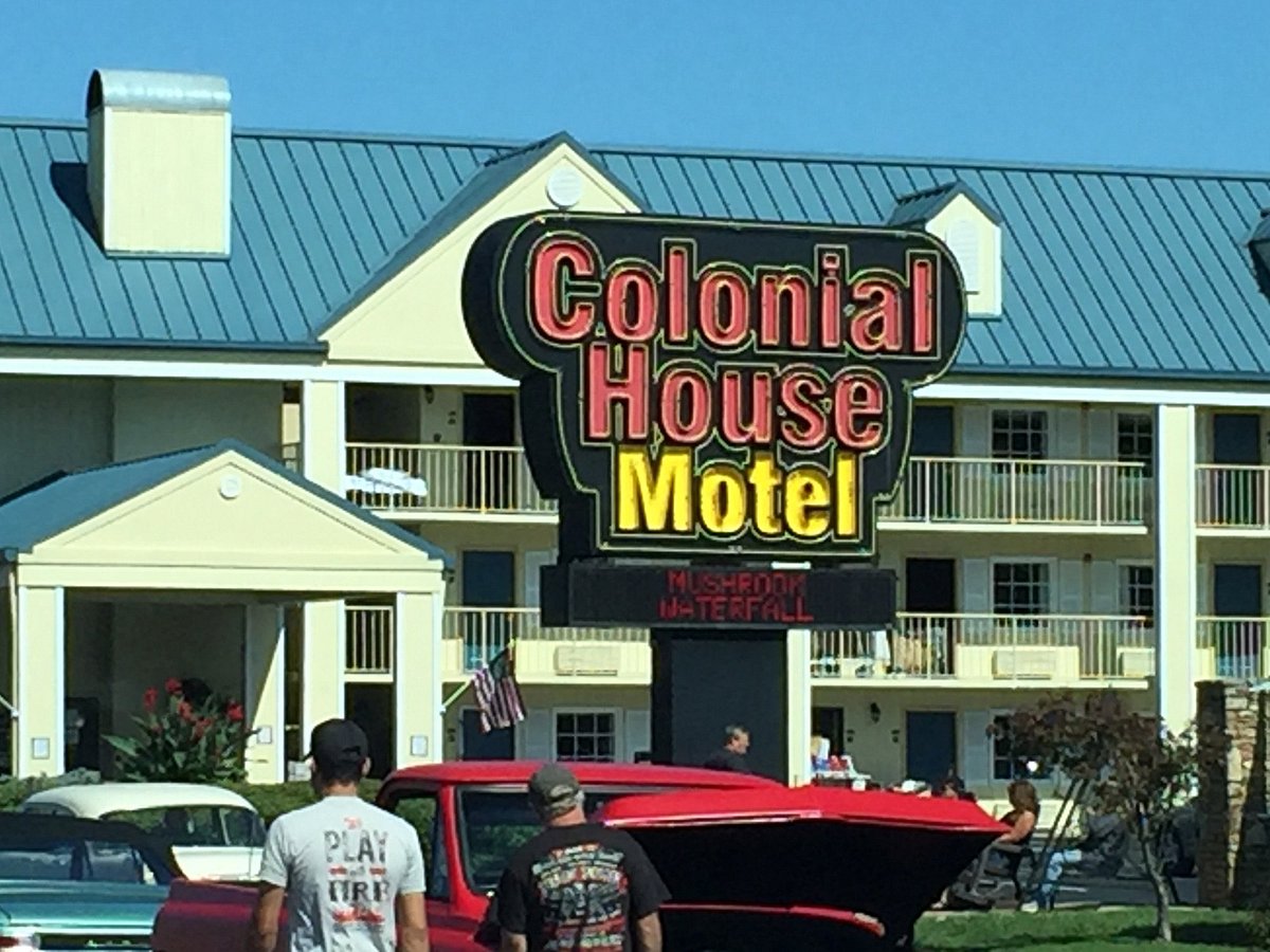 COLONIAL HOUSE MOTEL (Pigeon Forge, TN) - foto's, reviews en