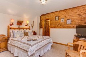Room & Suite