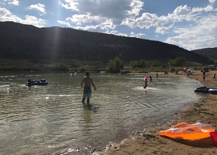 are dogs allowed at bear creek lake park