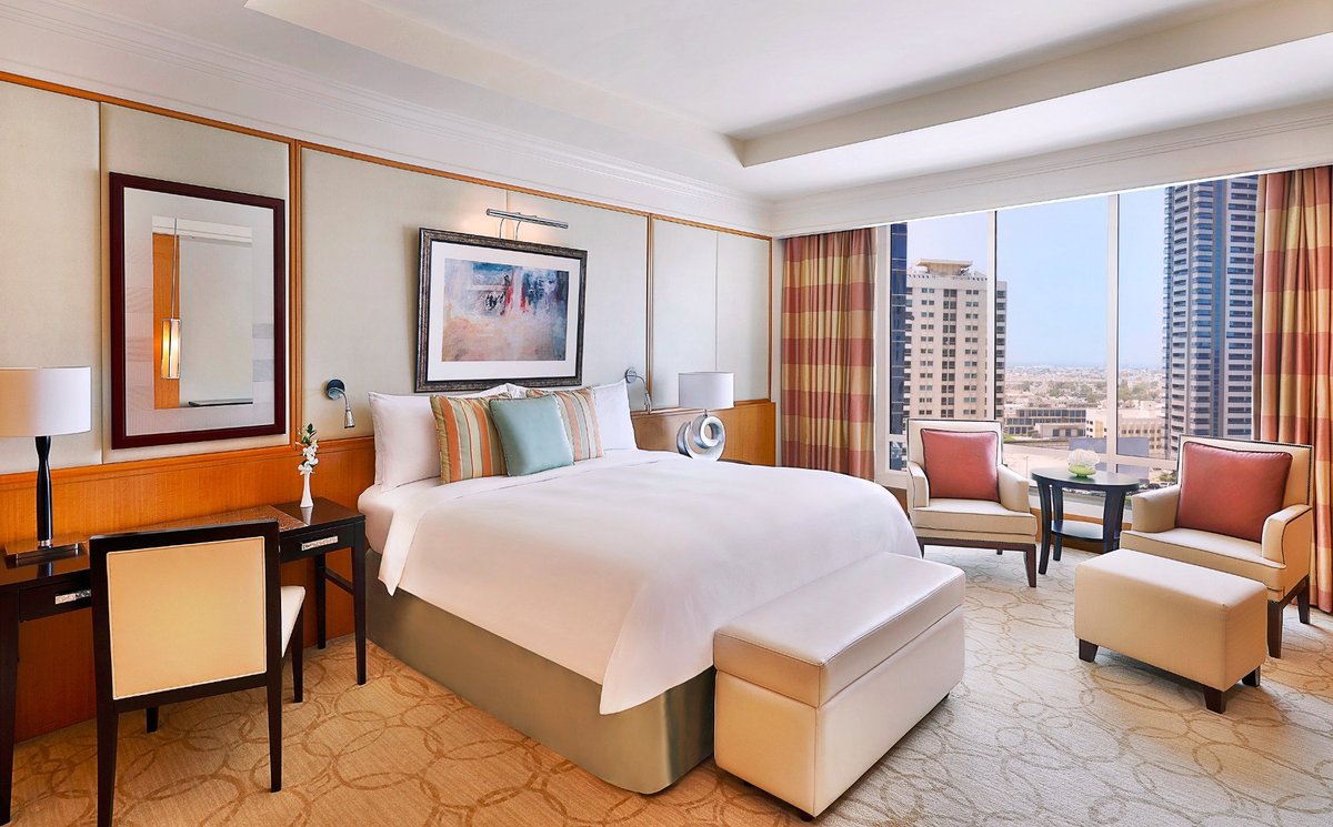 The Ritz-Carlton, Dubai International Financial Centre Rooms: Pictures ...