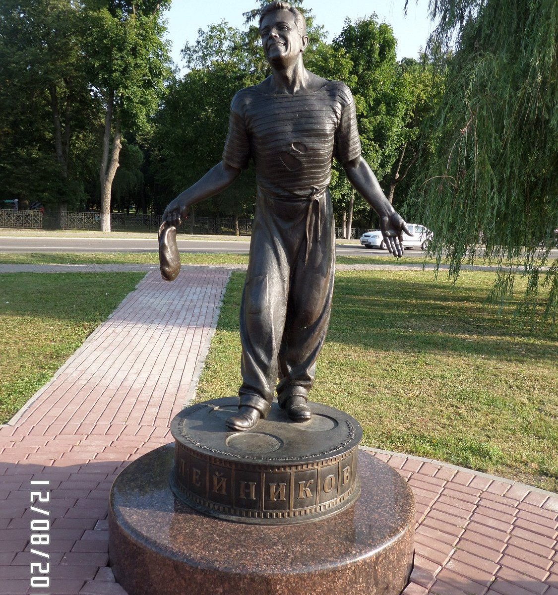 Пётр Алейников памятник в Шклове