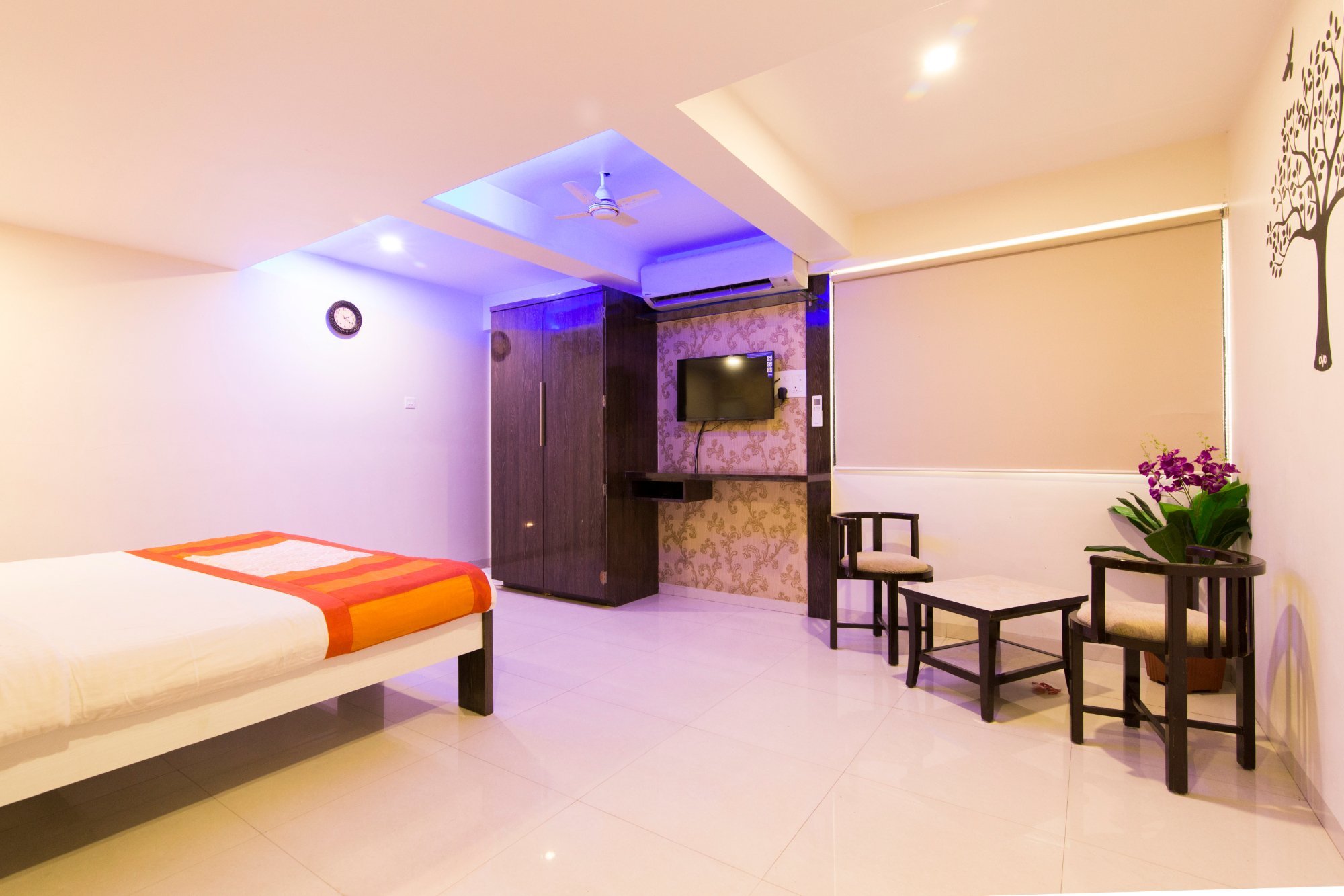 OYO ROOMS BALGANDHARVA JM ROAD - Specialty Hotel Reviews (Pune, India) OYO ROOMS BALGANDHARVA JM ROAD -  Specialty Hotel Reviews... 