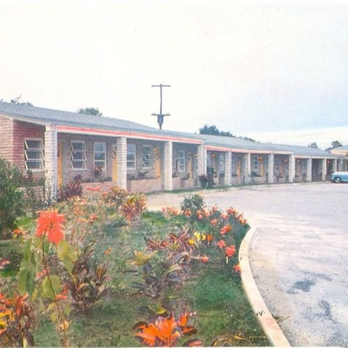 Grove Motel image