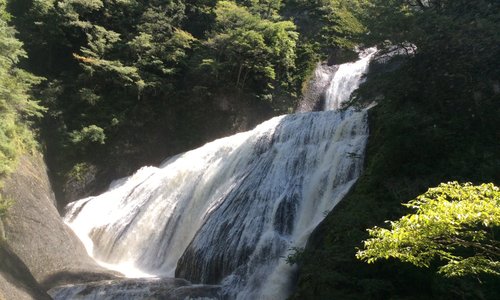 水量が多い袋田の滝、凄〜いです。
