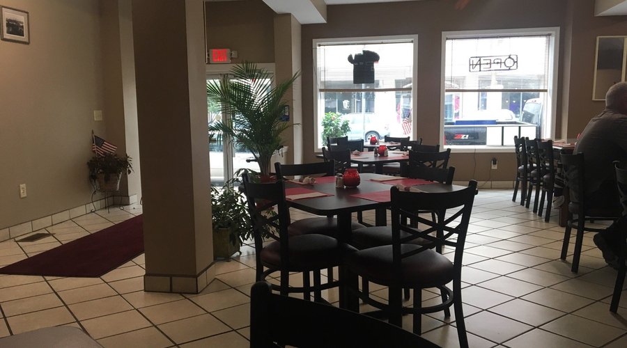 Aleco's Cafe And Restaurant