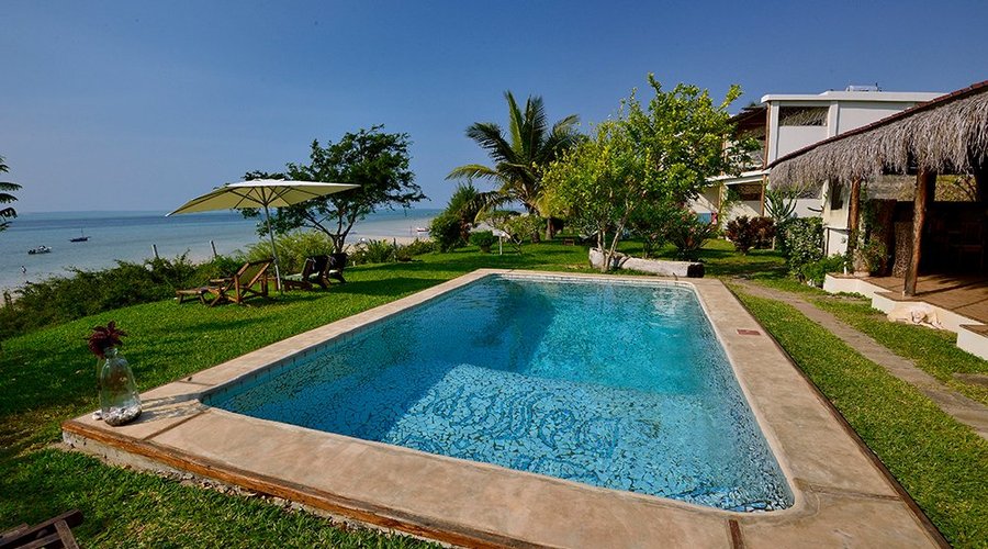 garden and swimming pool overlooking the Bazaruto Archipelago