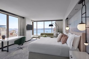 Room & Suite