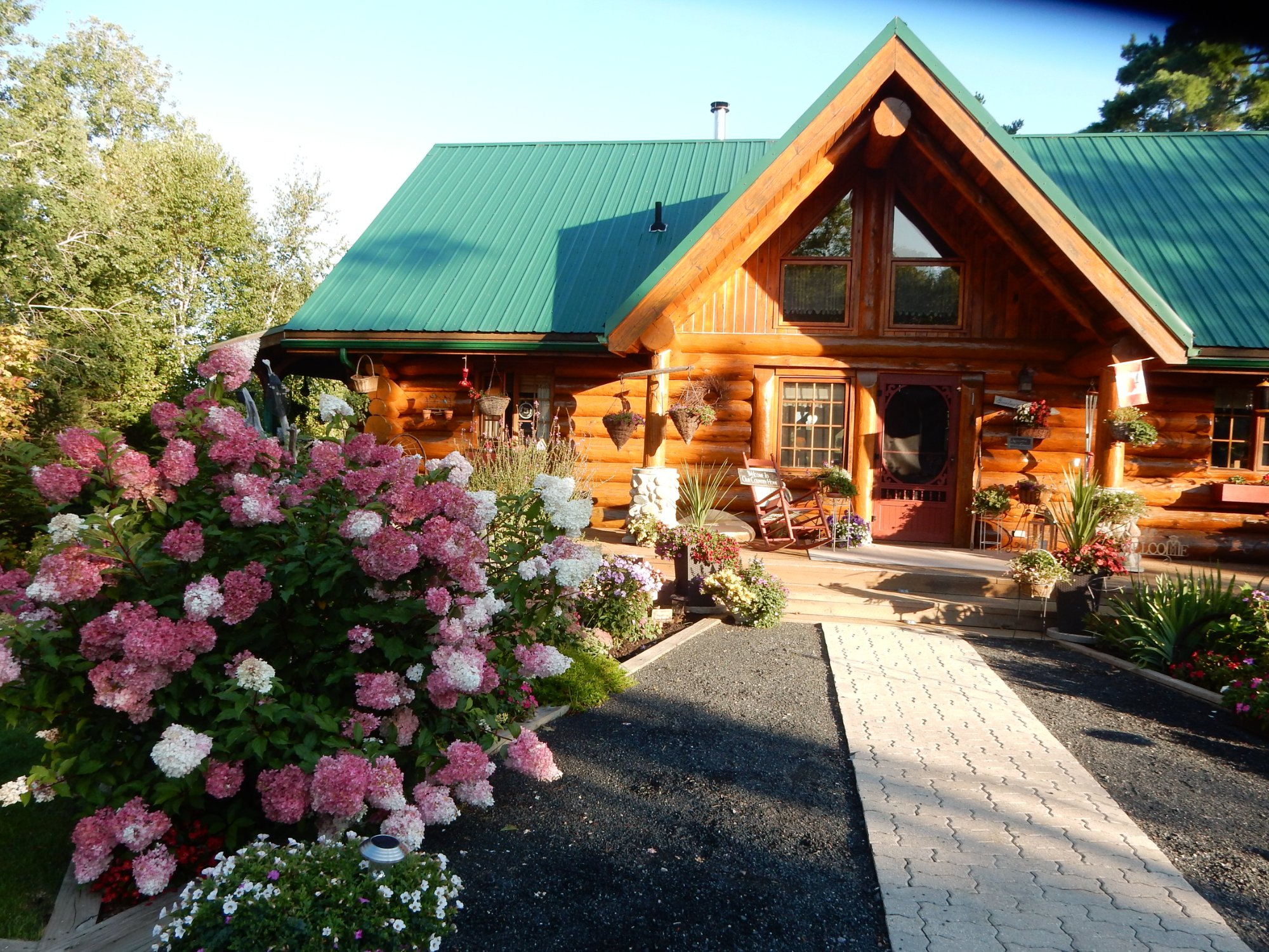 LOG CABIN INN BED & BREAKFAST B&B (Kenora, Canada): Prezzi 2021 E ...