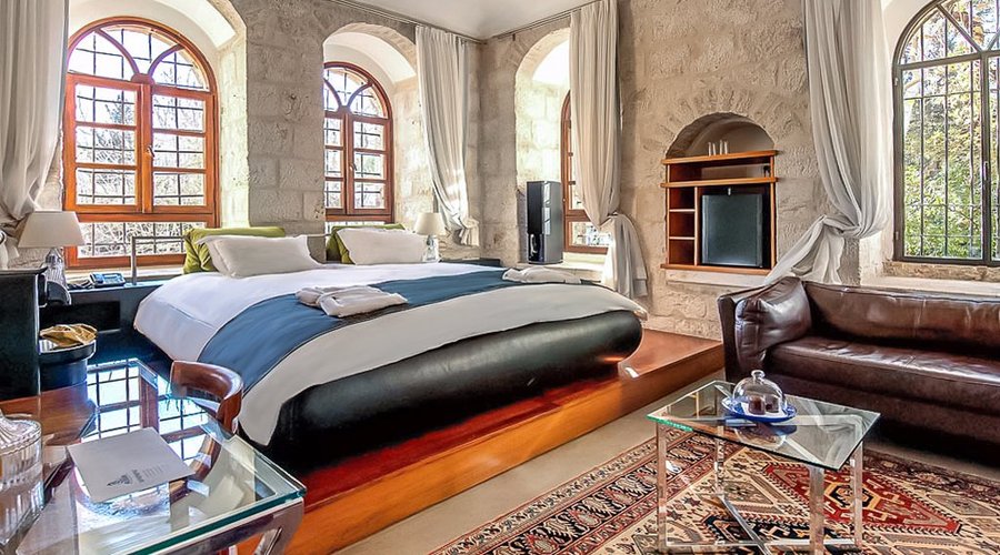 Signature Suite