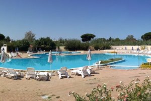 Pool & Beach