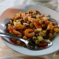 Insalata di gamberetti e ceci