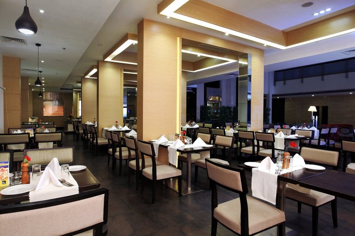 ABU SAROVAR PORTICO (AU$48): 2022 Prices & Reviews (Chennai (Madras ...