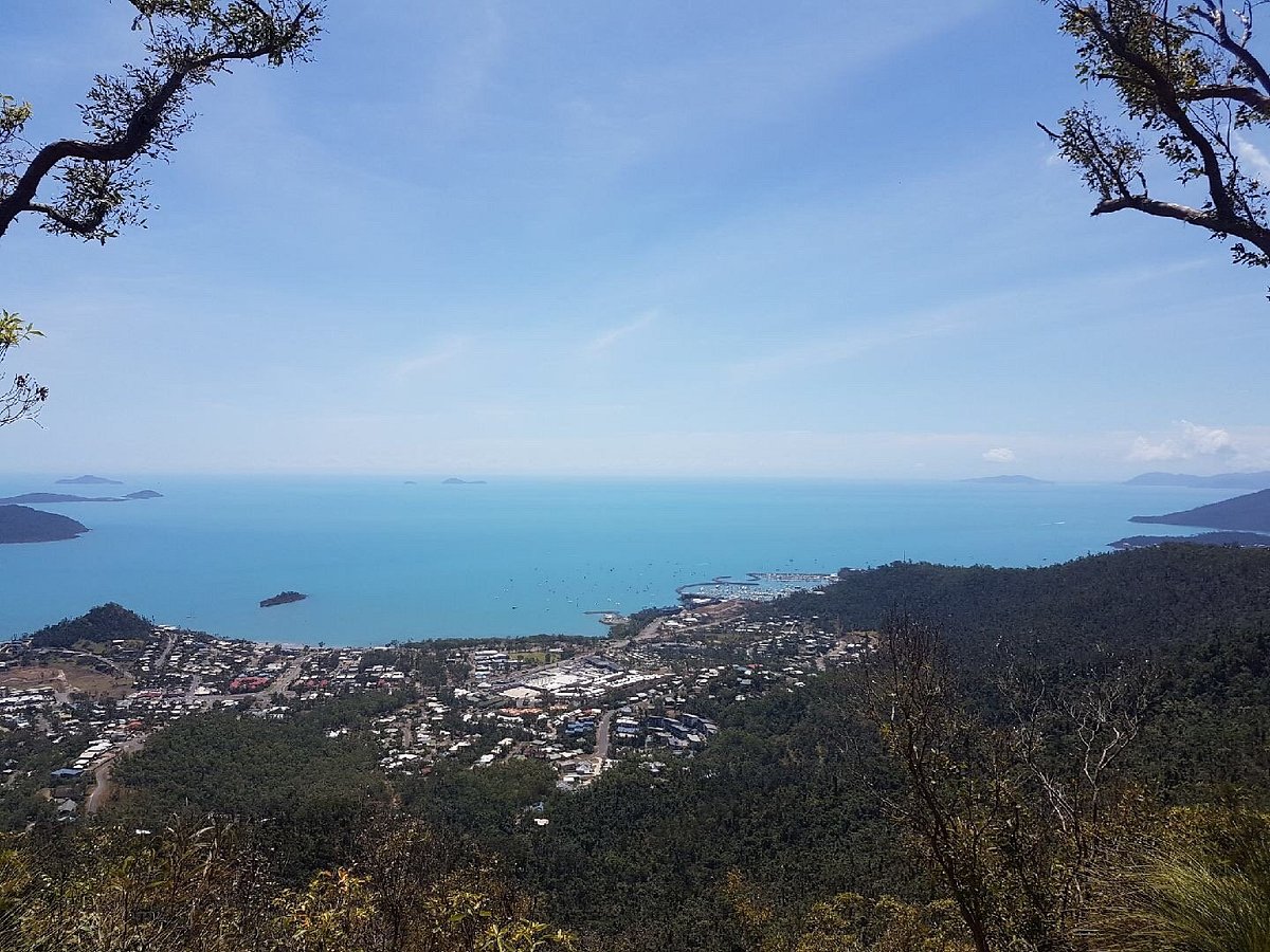 Honeyeater Lookout Trail Entrance