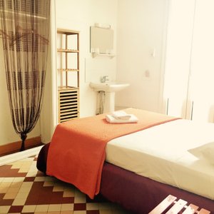 Chambre Basique - Douche et WC Commun
