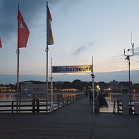 Seebrücke in der Dämmerung