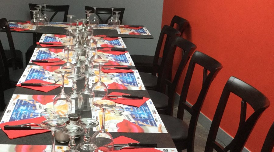 Petite salle pour repas peut contenir 15 personne maximum