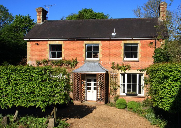 THE BRICK HOUSE - Updated 2024 B&B Reviews (Winchester, England)