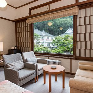 The Deluxe Twin Room at the Nikko Kanaya Hotel