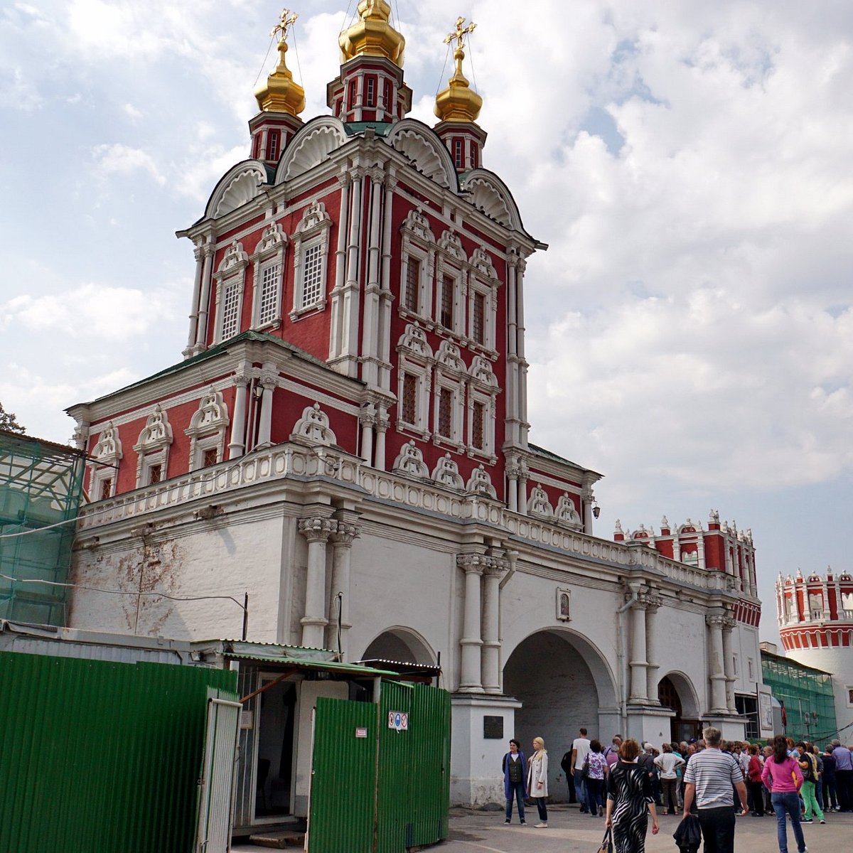 Храм Спаса Преображения в Новодевичьем Монастыре, Москва: лучшие советы  перед посещением - Tripadvisor