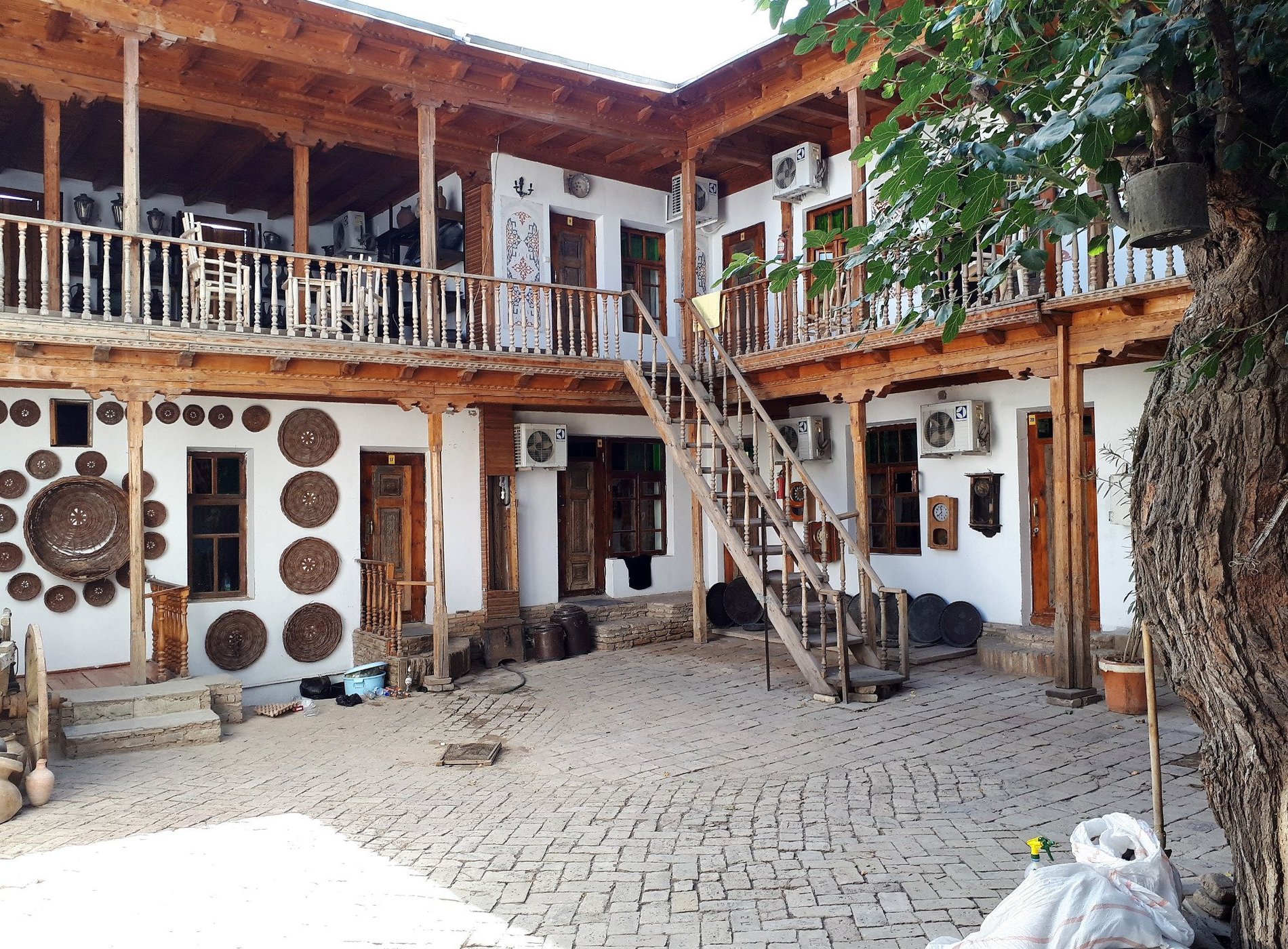 Hotel Legende image