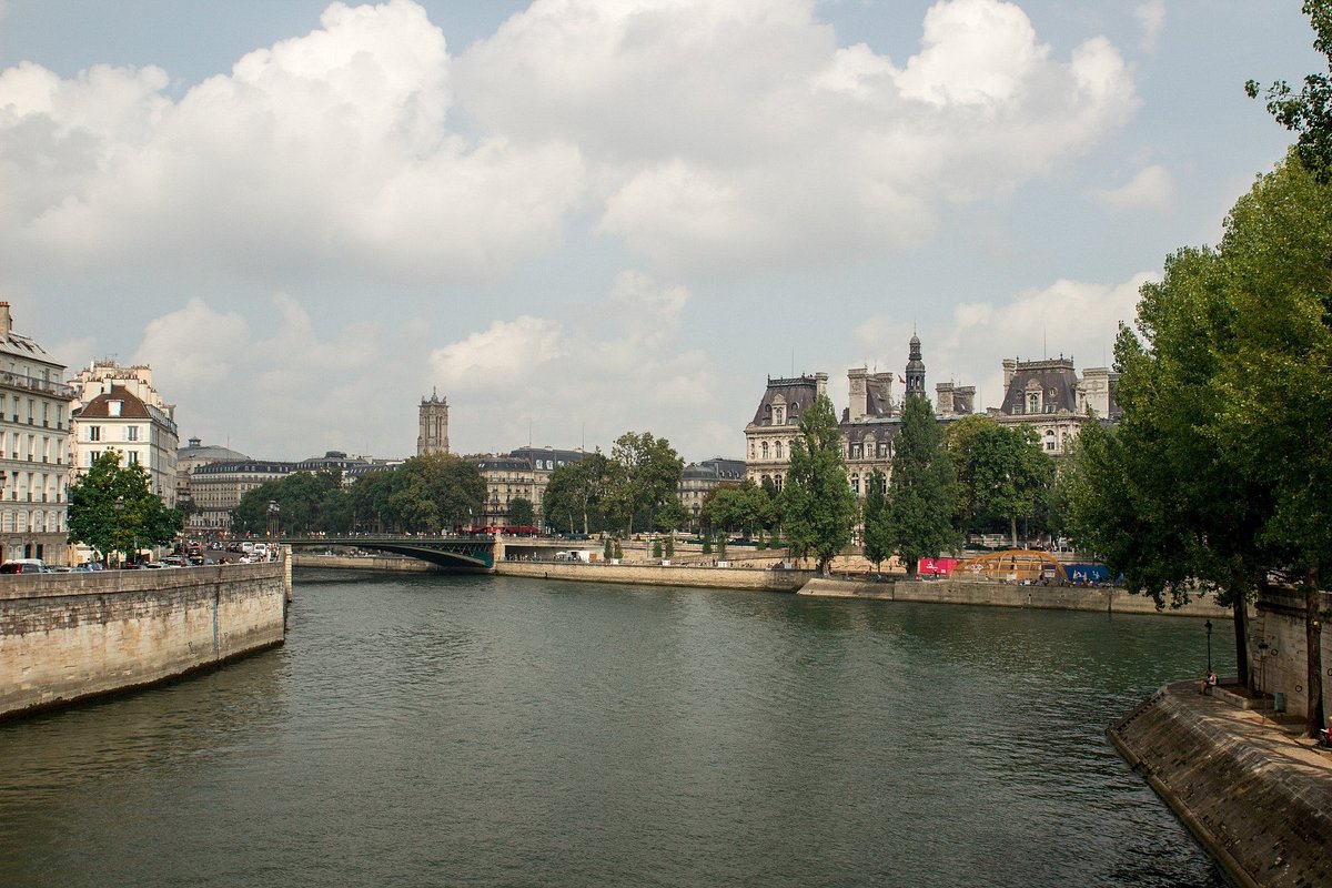 Hôtel de Ville etc. viewed from Pont Saint-Louis, Paris