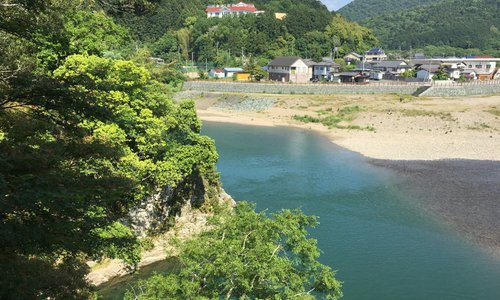 臥龍山荘