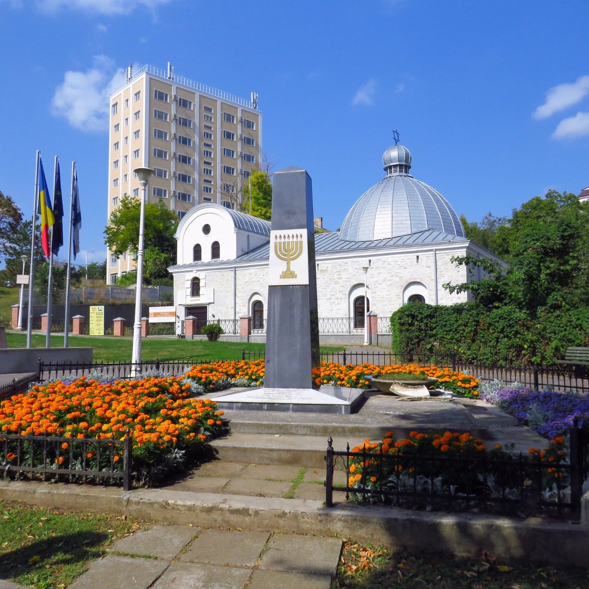 Sinagoga Mare, Bucharest, Go back to the starting piece her…