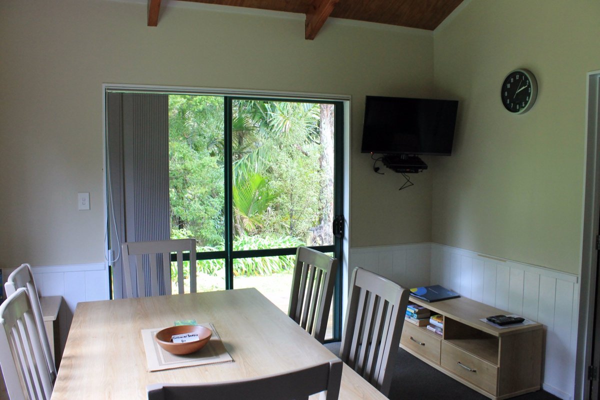 Kauri Coast Top 10 Holiday Park Rooms: Pictures & Reviews - Tripadvisor