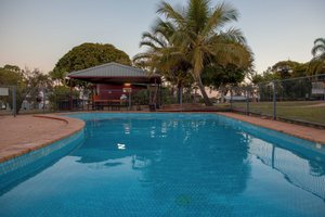 Pool & Beach