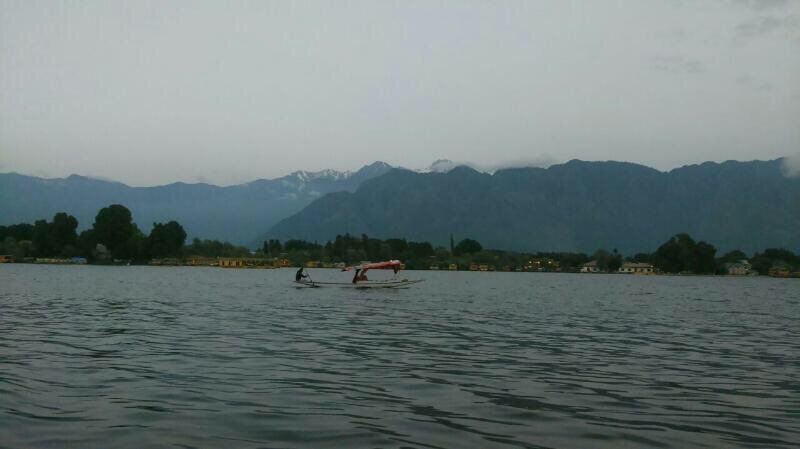 Houseboat Front Lake Veiw
